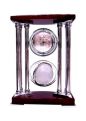 Настольный сувенир с часами и стеклянным глобусом