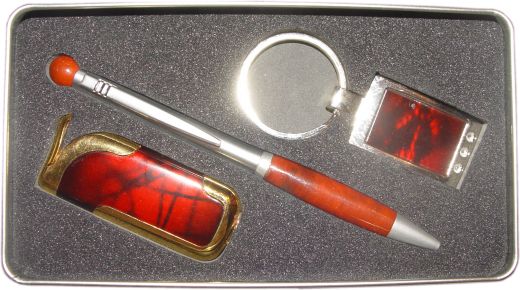 Подарочный набор (ручка, брелок, зажигалка) в метал. коробке
