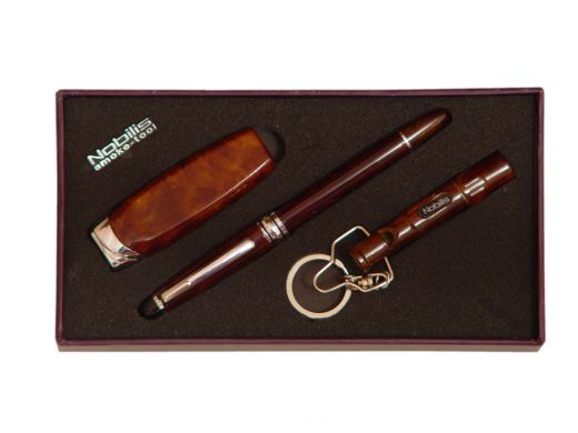 Подарочный набор (ручка, зажигалка, брелок)