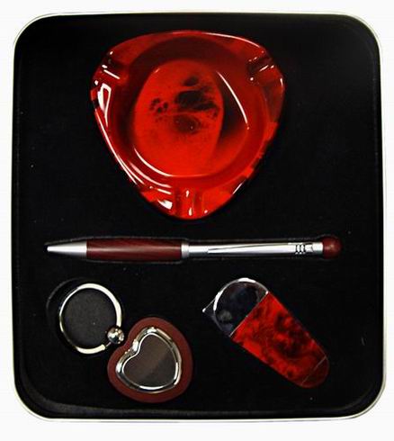 Подарочный набор (пепельница, зажигалка, брелок, ручка) Китай