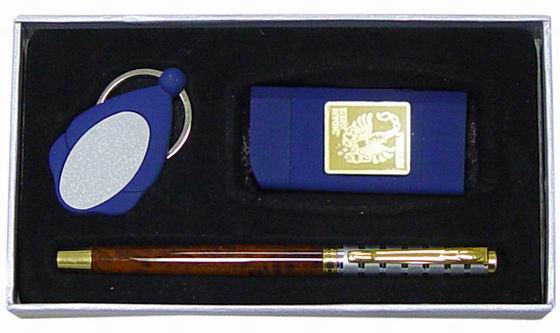 Подарочный набор (зажигалка, брелок, ручка) Китай