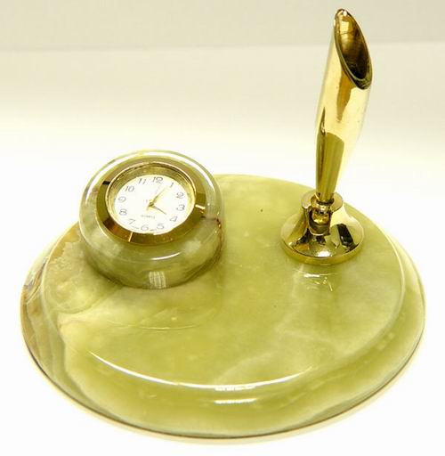 Сувенирный настольный набор с часами и круглой подставкой для ру